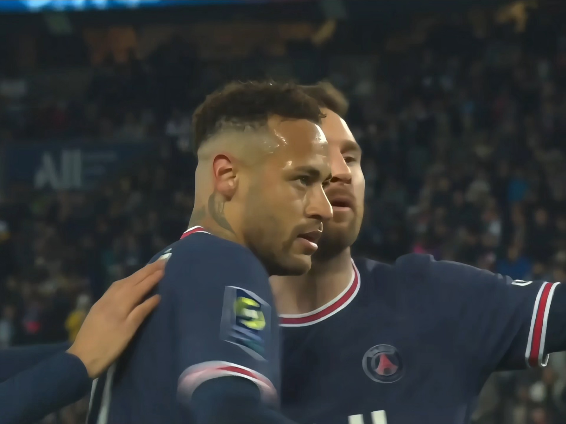 爱游戏登录-巴黎圣日耳曼表现不佳，客场失利