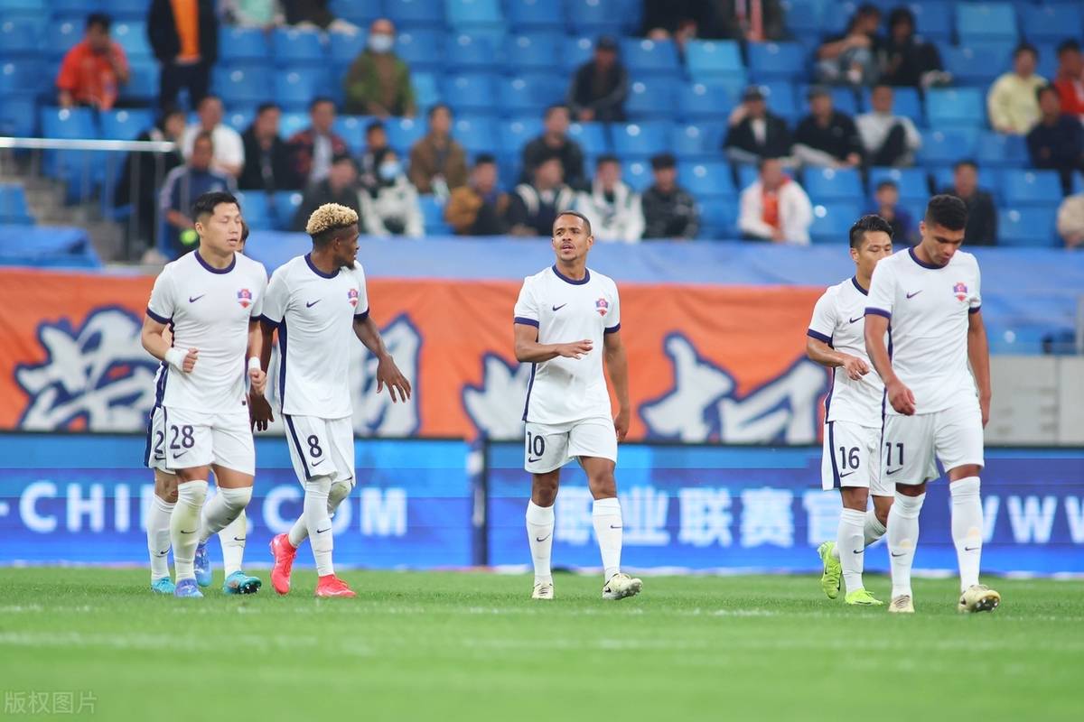 诺里奇主场失利，积分榜排名继续下滑的简单介绍