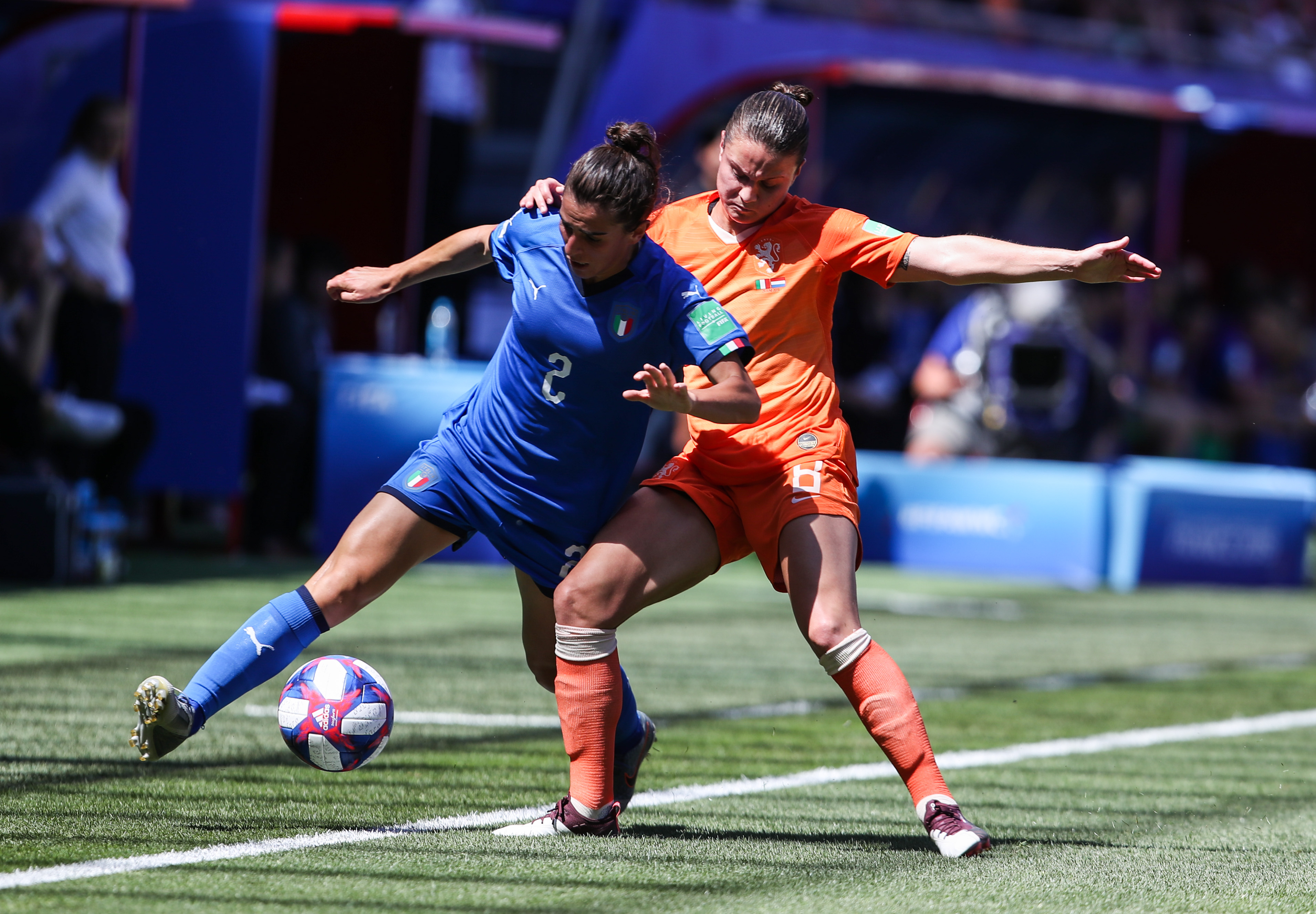 瓦朗谢纳队客场取分，排名有所上升