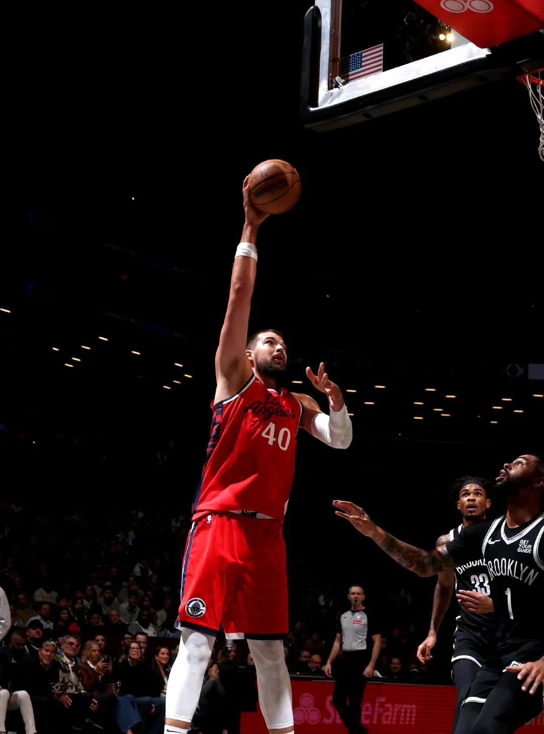 爱游戏官网-快船击败篮网，终结对手六连胜