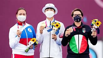 包含俄罗斯运动员收获银牌，感慨万千的词条