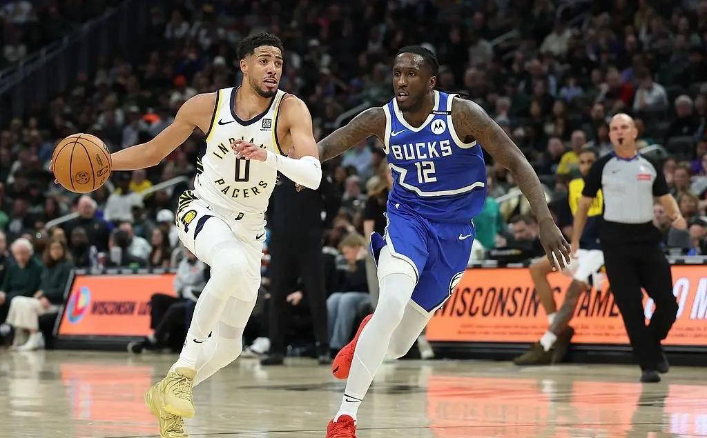 雄鹿抢先登顶，连胜开启季后赛的简单介绍