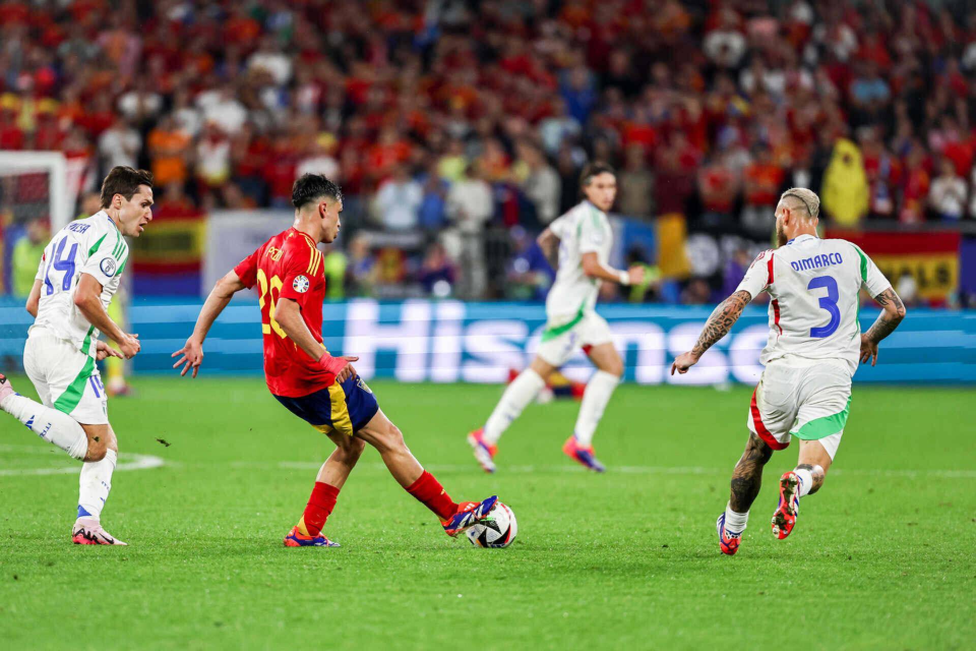 意大利门将扑救见长，安全稳固球门的简单介绍