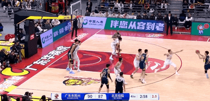 爱游戏亚洲官网-防守意识提升，帮助球队取得连胜