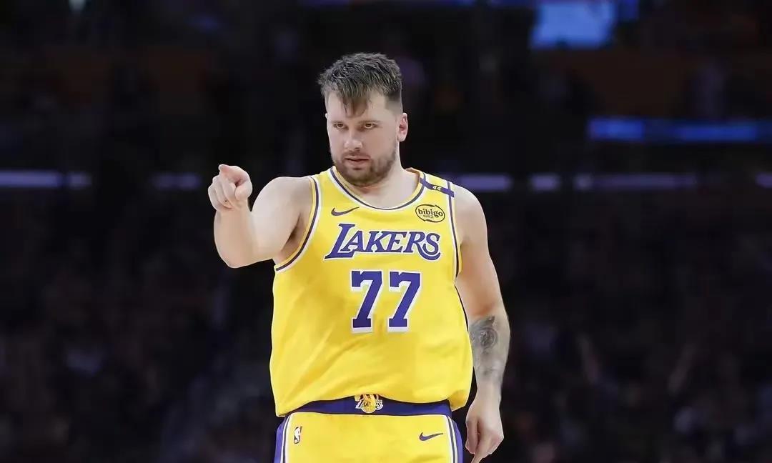 包含獐与灰熊大战，球队胜利使得西部争夺激烈的词条