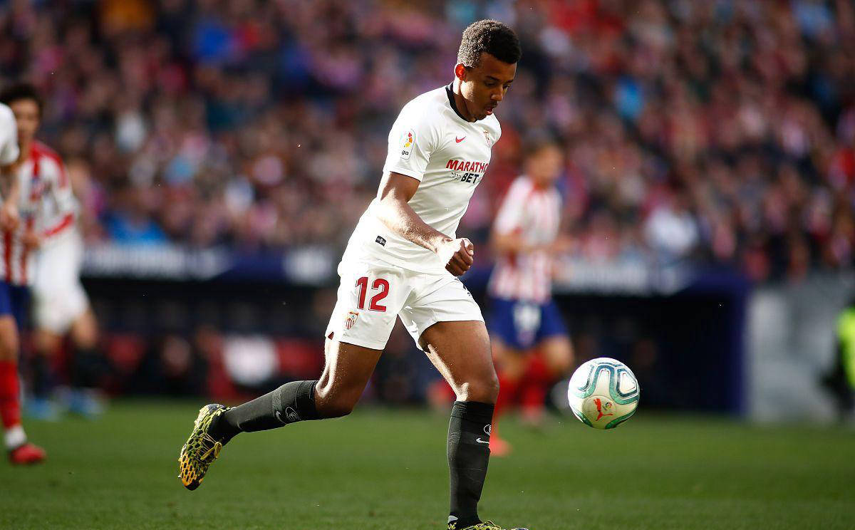 塞维利亚取得胜利，继续保持领先地位