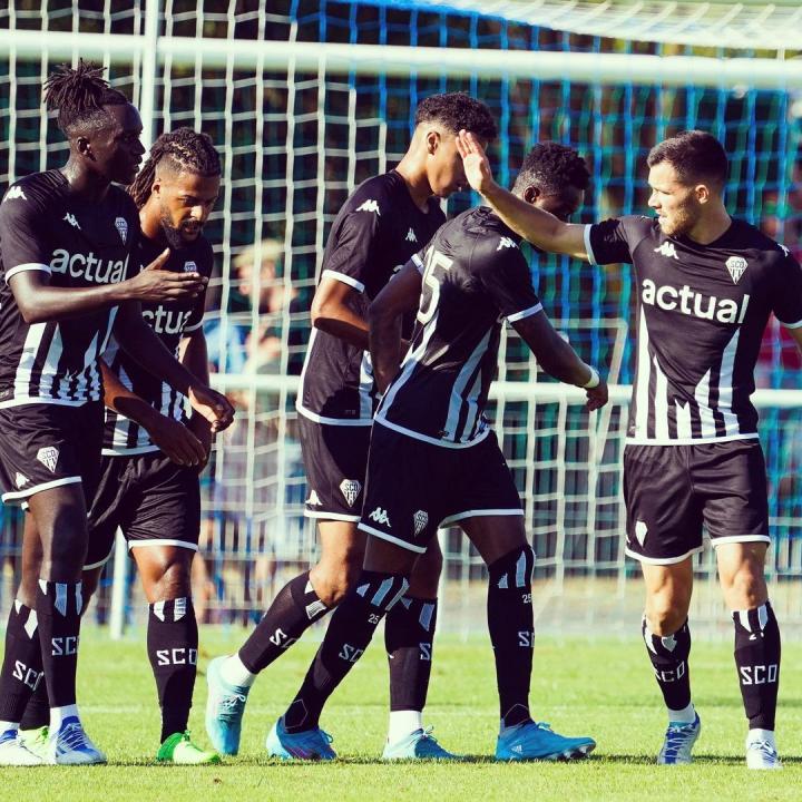 爱游戏登录入口-关于南特客场逼平欧塞尔，暂时保住联赛中游位置的信息