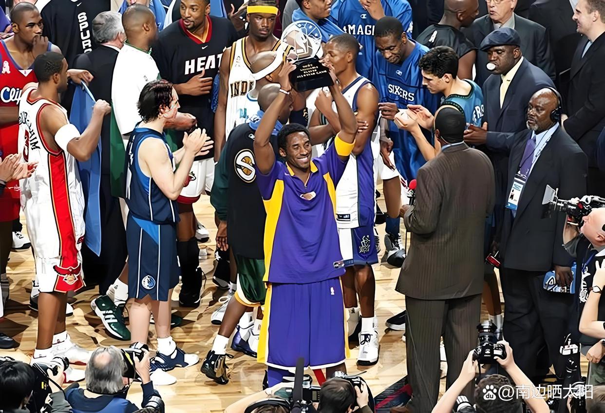 爱游戏入口-美国篮球明星在NBA比赛中闪耀