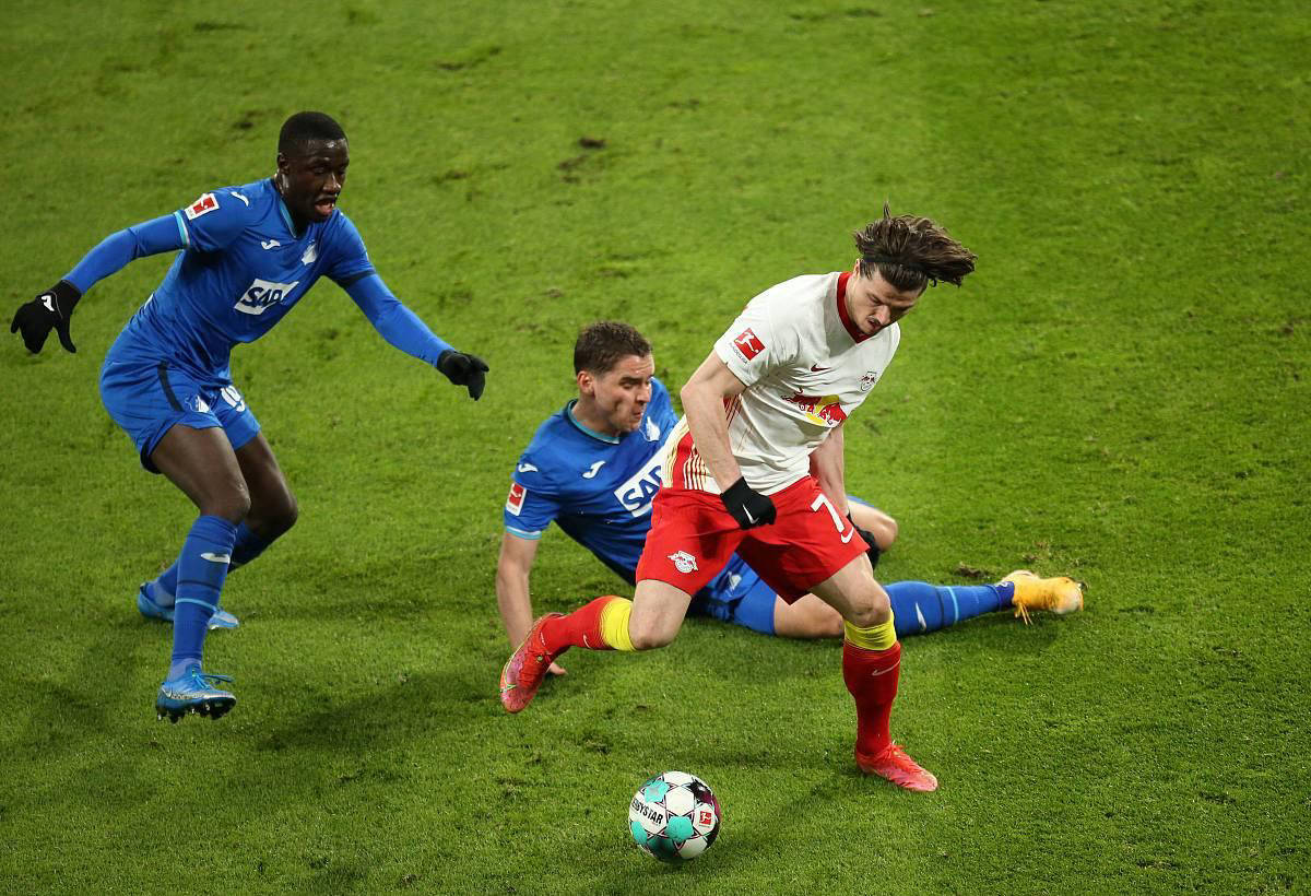 关于勒沃库森在客场被霍芬海姆完胜，遭遇两连败的信息