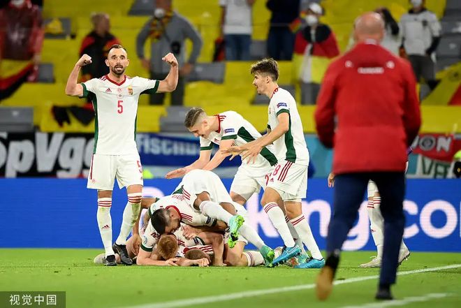 包含匈牙利主场惊险战平，小组晋级形势不明的词条