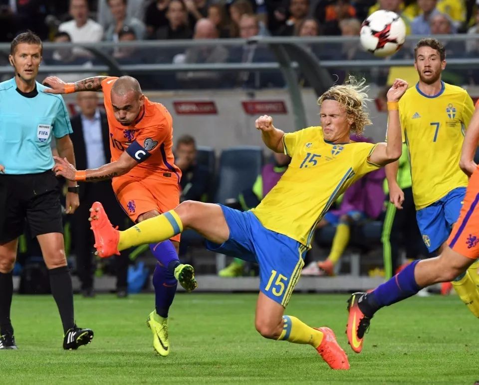 爱游戏登录-瑞典再遭惨败，晋级淘汰赛前景黯淡