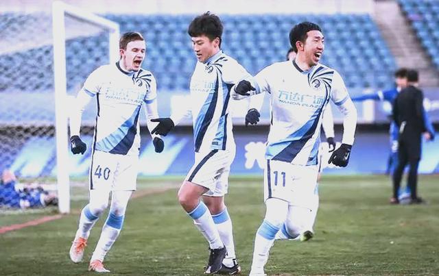 年轻球员的成熟表现为球队带来胜利