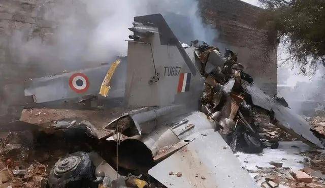 爱游戏登录-塞尔维亚遭逢困境，摩尔多瓦-客场逆转，积分榜领先地位岌岌可危的简单介绍