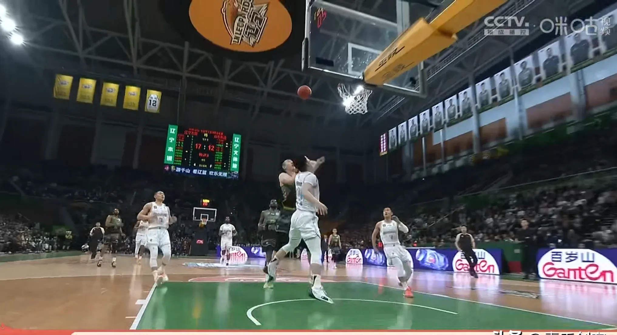 赛场亮点:强队对决引爆现场氛围! 赛场亮点:强队对决引爆现场氛围!