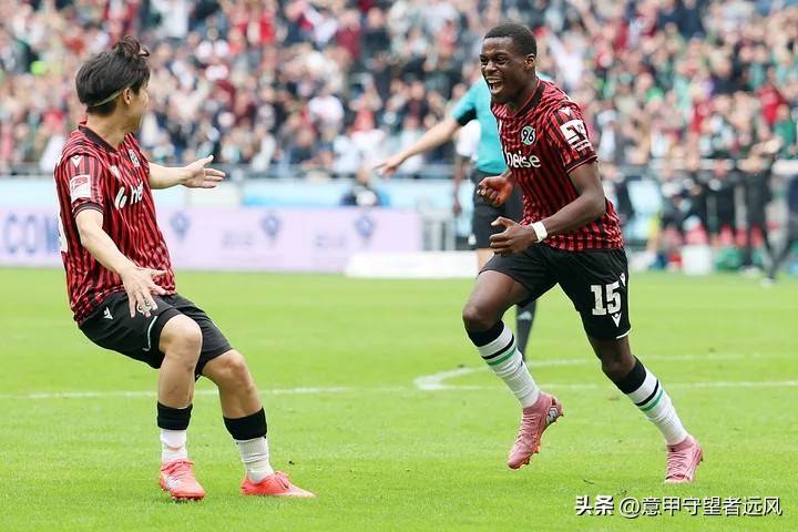 包含汉诺威主场保住胜利，稳固中游位置的词条