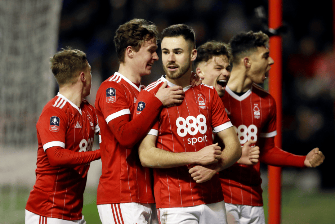 关于格拉纳达球队士气高涨，迎战强敌信心十足的信息