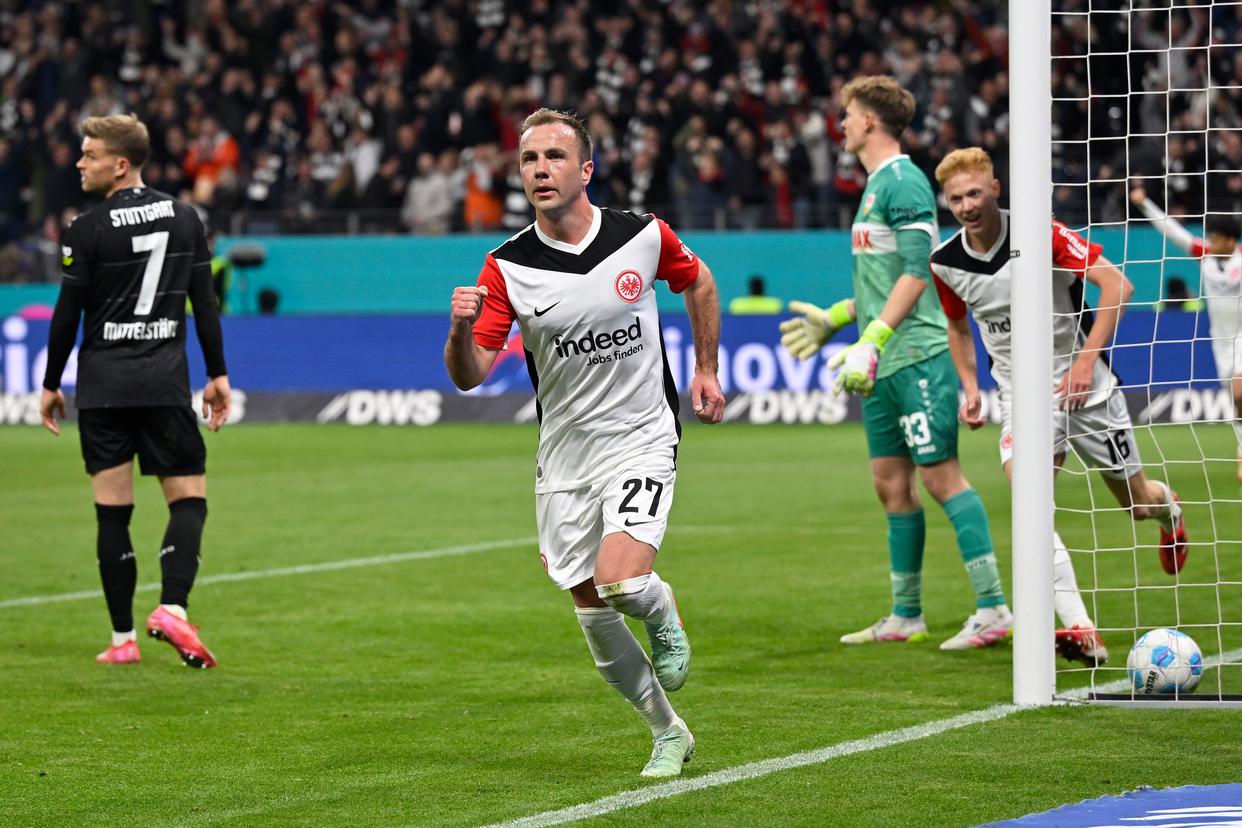 斯图加特球员进攻疲软，主帅需调整进攻战术