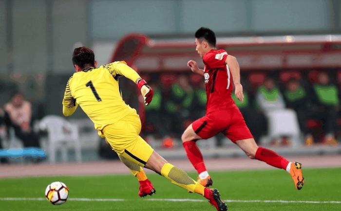 爱游戏app-上港再胜泰达，连续取得四连胜，继续领先