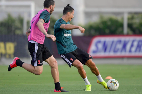 尤文图斯全队合练，力图完美发挥的简单介绍