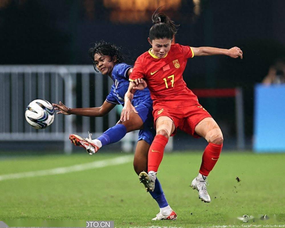 包含泰国女足队取得惊人胜利，杀入四强的词条