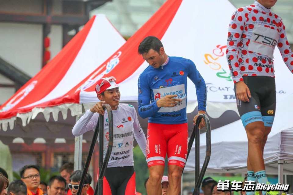 爱游戏app下载-包含纳米比亚选手冲刺全力夺得接力赛冠军的词条