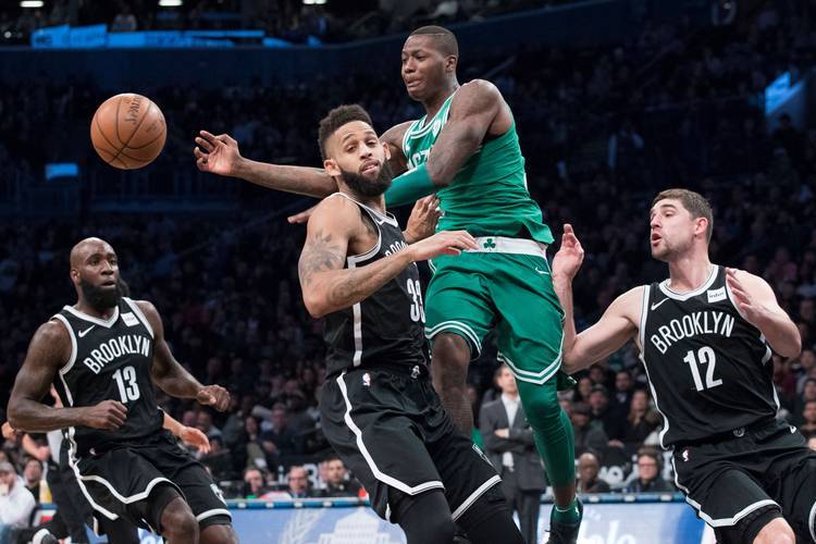 包含篮网关键时刻逆转凯尔特人，赢得胜利的词条