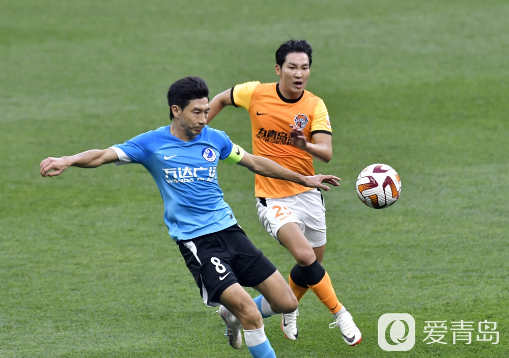 关于大连实德主场战平青岛黄海，积分榜平稳的信息