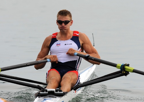 捷克赛艇选手划破波浪,摘金成就的简单介绍 捷克赛艇选手划破波浪,摘金成就的简单介绍