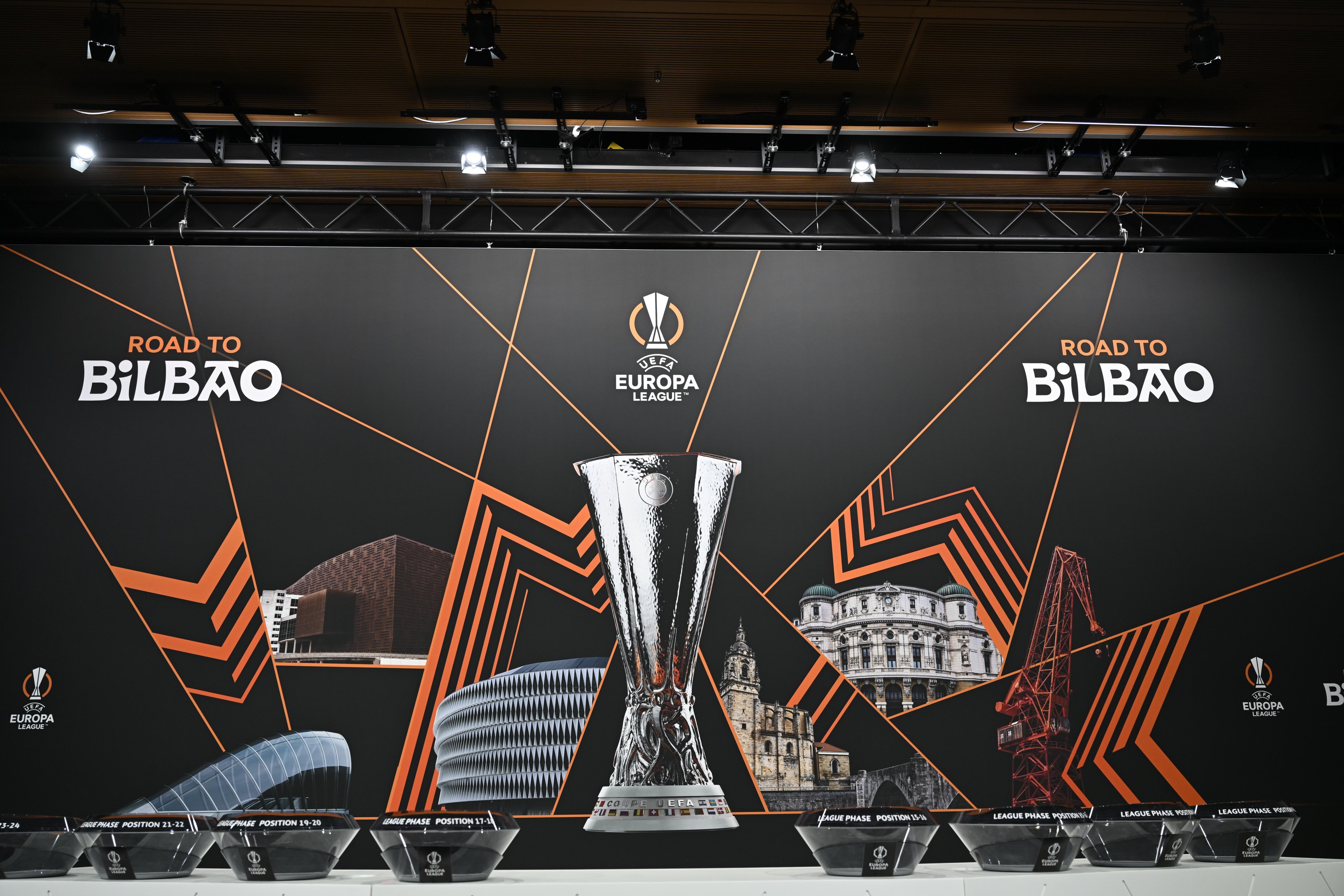 爱游戏官方入口-强强碰撞，欧洲联赛迎来了一场火爆比赛的简单介绍