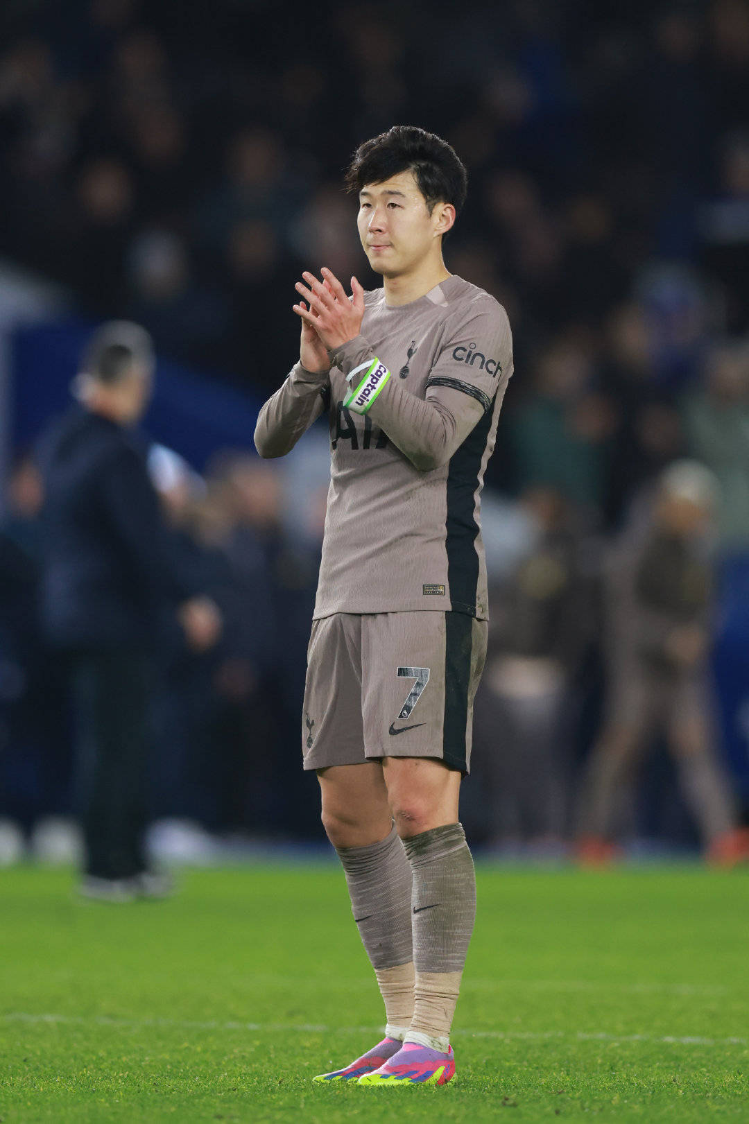 包含华砺球队终结连败，积极备战下一场比赛的词条